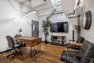 5877 Commerce St, Pittsburgh, PA for lease Interior Photo- Image 2 of 5