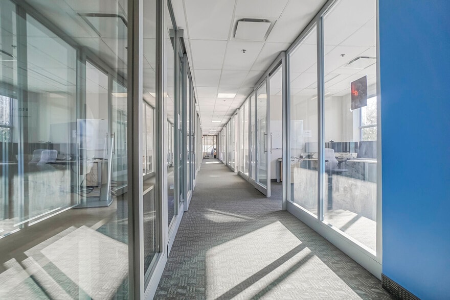 7150 Rue Albert-Einstein, Montréal, QC for lease - Interior Photo - Image 2 of 17