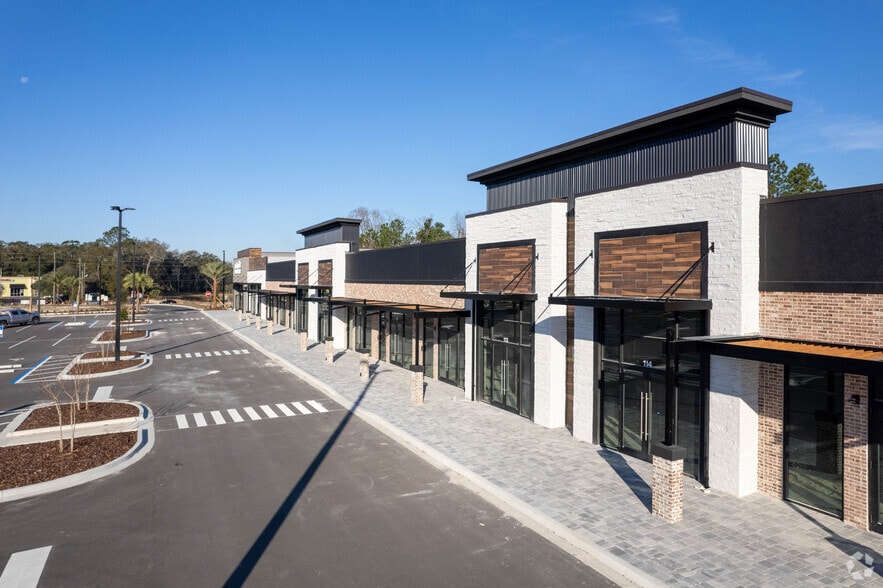 Alta Dr and Faye Rd, Jacksonville, FL à louer - Photo du bâtiment - Image 3 de 11