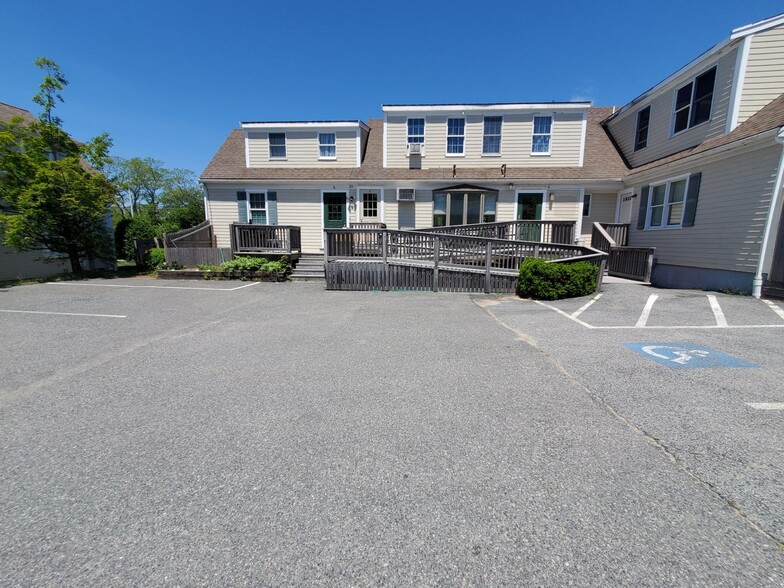 8 Nells Way, Orleans, MA for lease - Primary Photo - Image 1 of 21