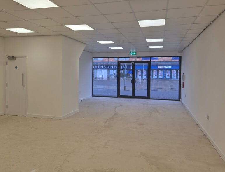 3-3A Marian Sq, Bootle à louer - Photo du bâtiment - Image 3 de 5