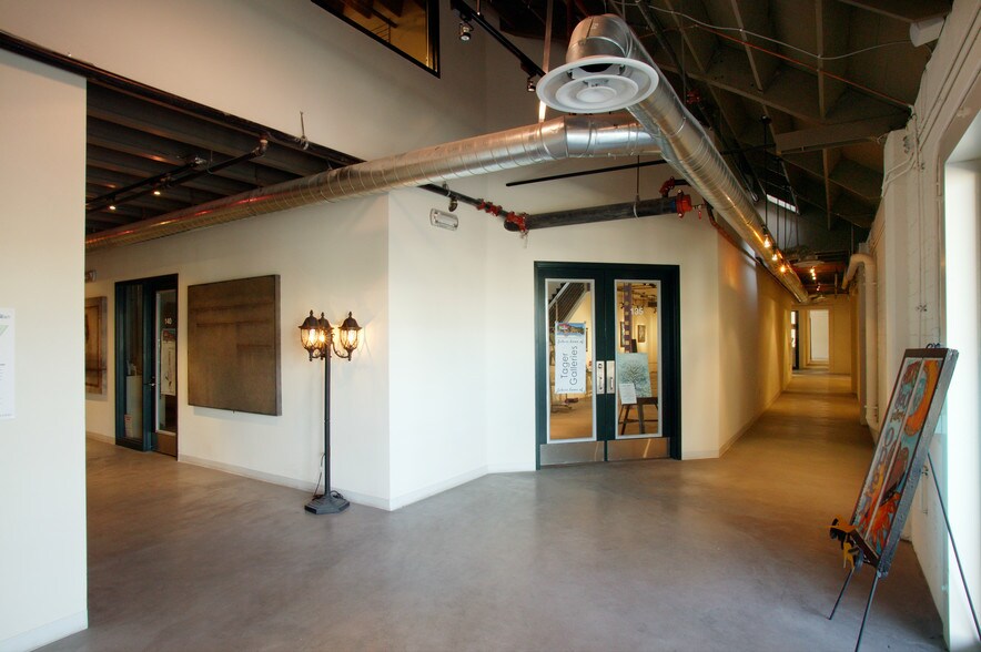 231-241 W Charleston Blvd, Las Vegas, NV à louer - Photo intérieure - Image 3 de 7