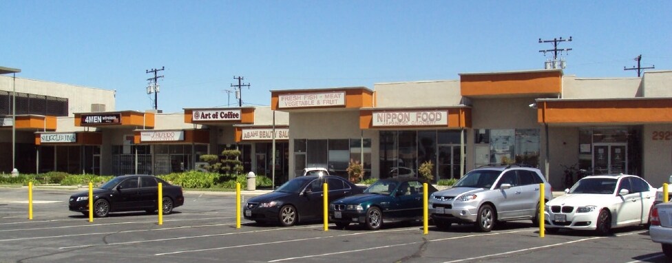 2929-2951 W Ball Rd, Anaheim, CA à louer - Photo du bâtiment - Image 2 de 6