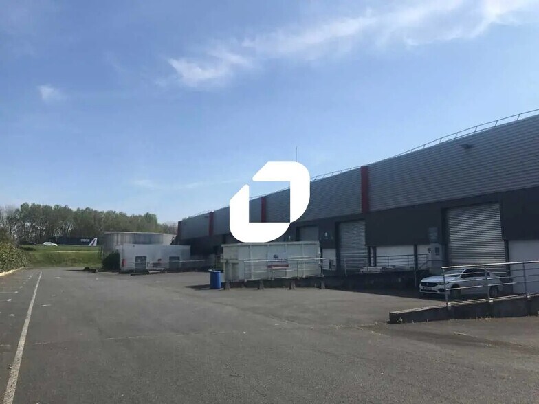 8-10 Avenue D'Oceanie, Les Ulis à louer - Photo du bâtiment - Image 3 de 12