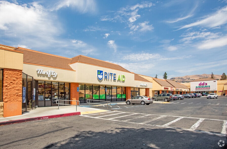 1020-1080 S White Rd, San Jose, CA for lease - Building Photo - Image 3 of 7