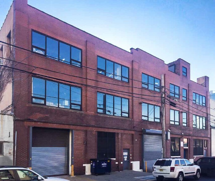 10-39 45th Rd, Long Island City, NY for lease - Building Photo - Image 1 of 1