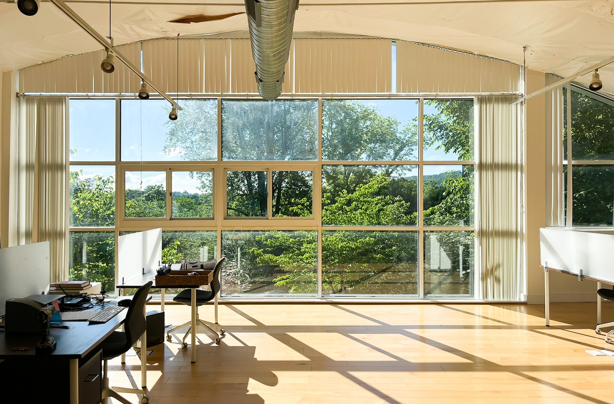 1144 E Market St, Charlottesville, VA à louer Photo intérieure- Image 1 de 14