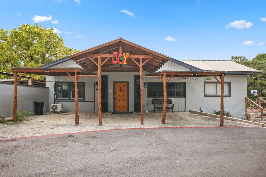 319 Los Indios Ranch Rd, Boerne, TX à louer - Photo du bâtiment - Image 1 de 11