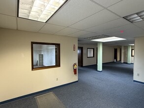 123 Whiting St, Plainville, CT for lease Building Photo- Image 1 of 25