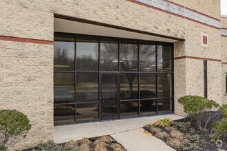 100 Grove Rd, West Deptford, NJ à louer Photo du bâtiment- Image 2 de 15