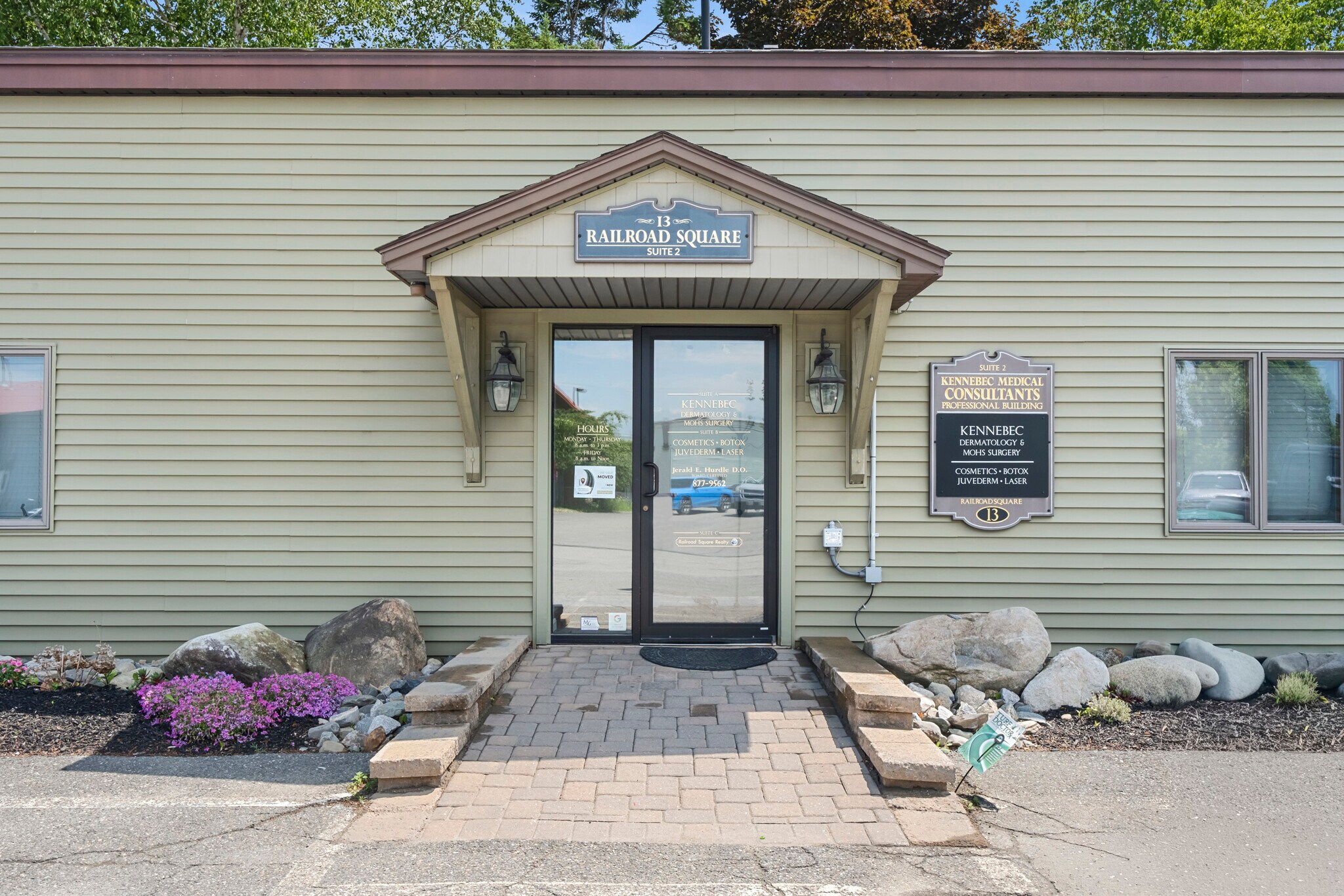 13 Railroad Sq, Waterville, ME à vendre Photo du bâtiment- Image 1 de 16