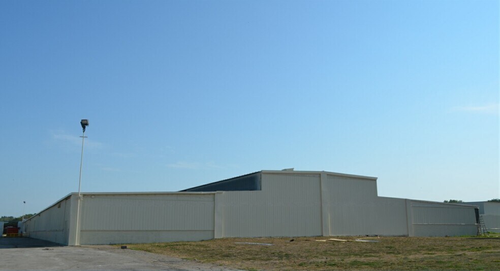 1700 E Aurora Ave, Des Moines, IA à louer - Photo du bâtiment - Image 2 de 3