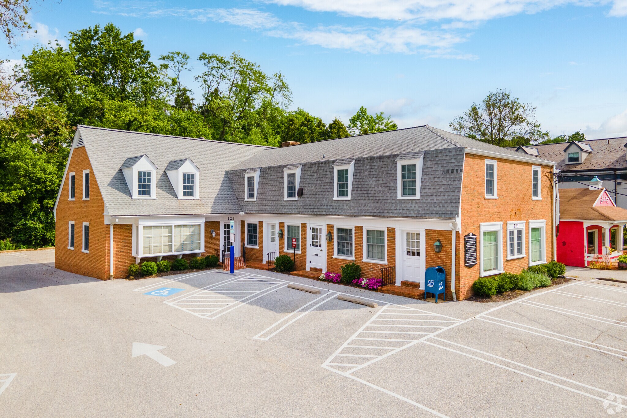 223 Lancaster Ave, Devon, PA for lease Primary Photo- Image 1 of 5