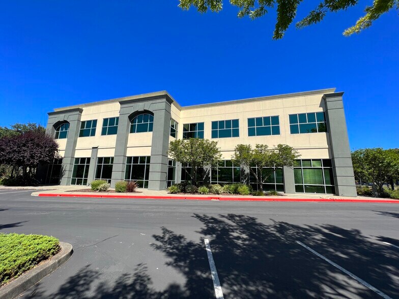 1670 Corporate Cir, Petaluma, CA for lease - Building Photo - Image 1 of 17