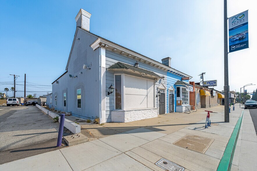 4311 E Carson St, Long Beach, CA à vendre - Photo du bâtiment - Image 2 de 11