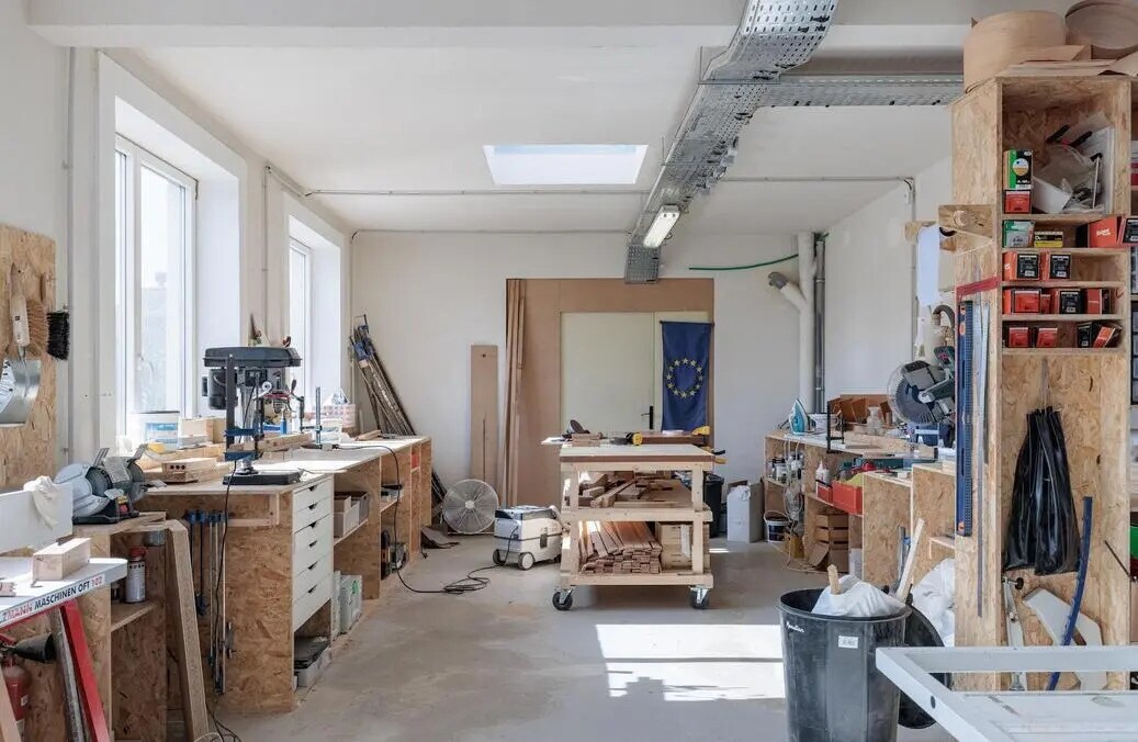 Flex in Ivry-sur-Seine for lease Interior Photo- Image 1 of 12