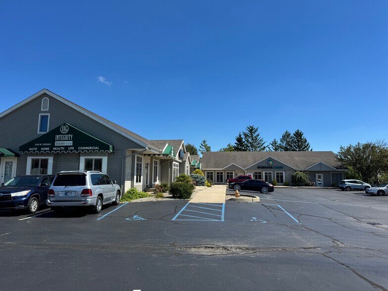 10534-10536 Coldwater Rd, Fort Wayne, IN à vendre - Photo du bâtiment - Image 2 de 7