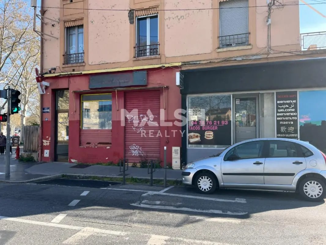 Retail in Lyon for sale Building Photo- Image 1 of 6