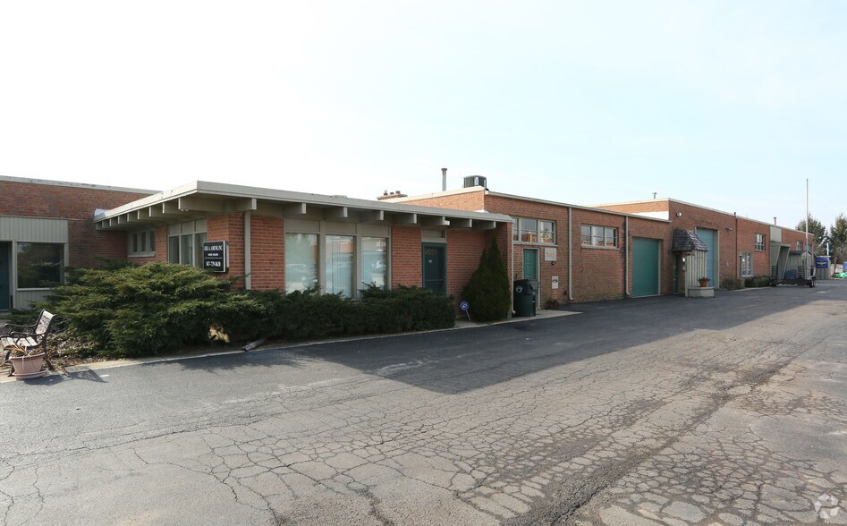 2020 Lehigh Ave, Glenview, IL à louer - Photo du bâtiment - Image 2 de 4