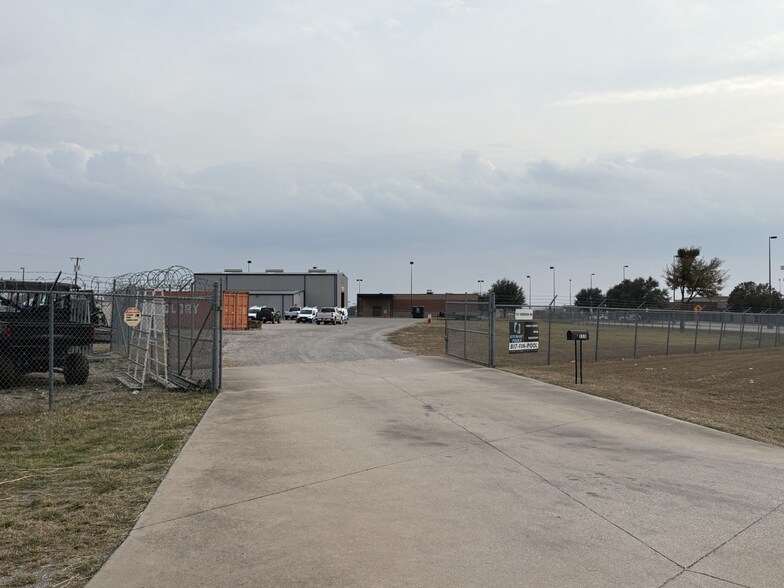 111 Vernon Rd, Aledo, TX à louer - Photo du bâtiment - Image 2 de 5