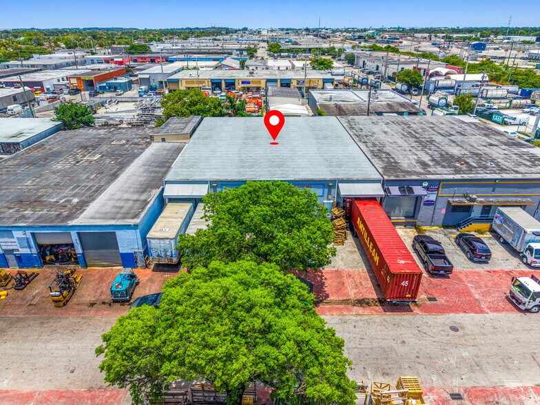 1058 E 27th St, Hialeah, FL à louer - Photo du bâtiment - Image 1 de 13