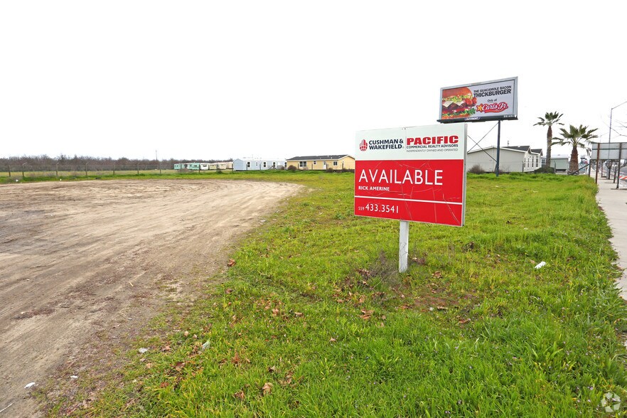 14890 W Whitesbridge Ave, Kerman, CA à vendre - Photo principale - Image 1 de 8