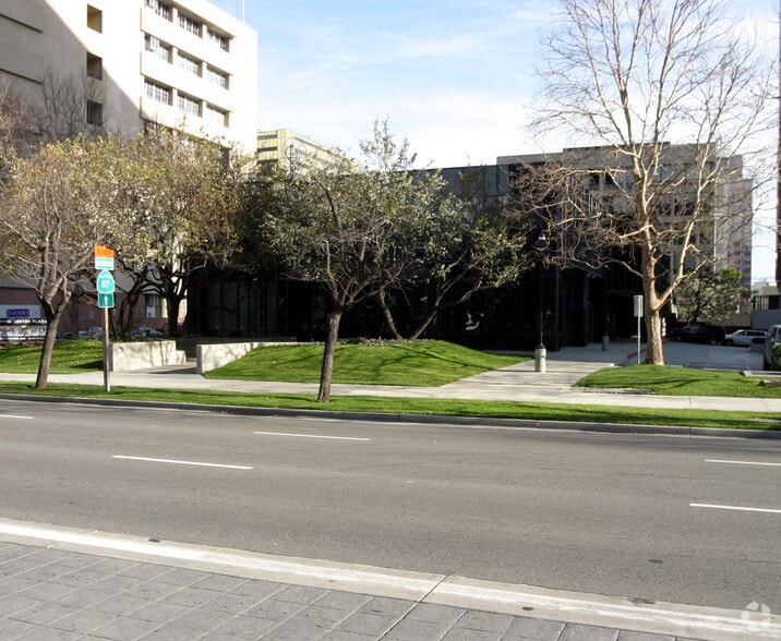 190 Park Center Plz, San Jose, CA à louer - Photo du bâtiment - Image 2 de 9