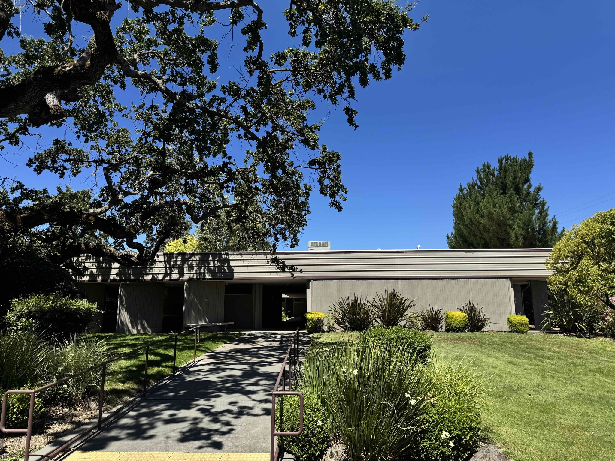 1615 Hill Rd, Novato, CA à vendre Photo du bâtiment- Image 1 de 74