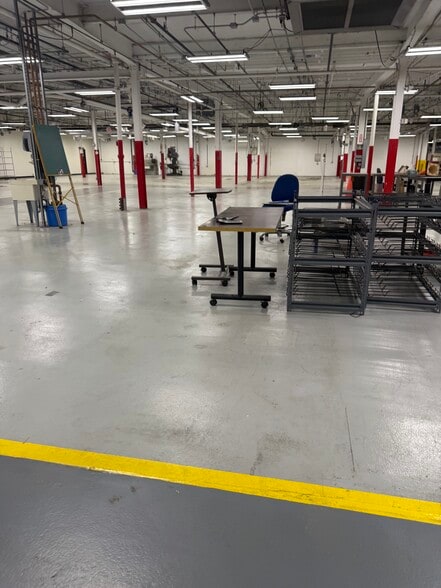 121 E County Line Rd, Warminster, PA for lease - Interior Photo - Image 3 of 18