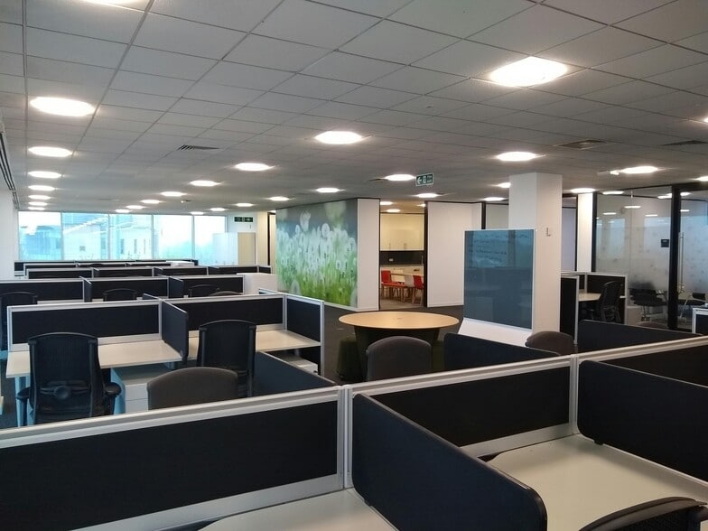 540 Thames Valley Park Dr, Reading for lease - Building Photo - Image 2 of 10