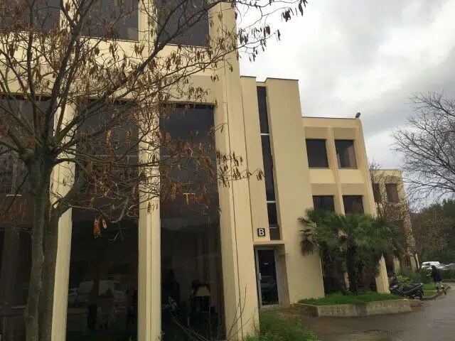 Bureau dans Gémenos à louer - Photo du bâtiment - Image 1 de 14