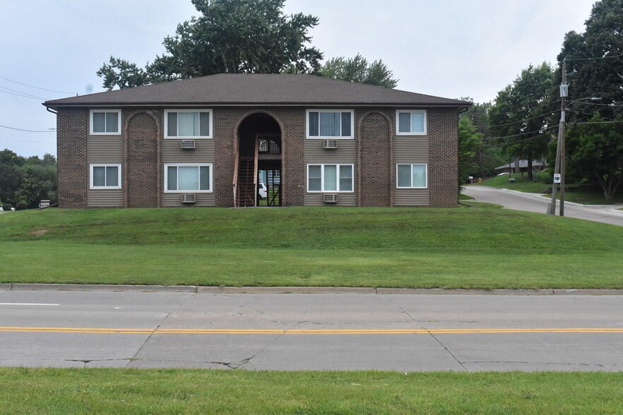 3274 E Euclid Ave, Des Moines, IA for sale - Building Photo - Image 2 of 17