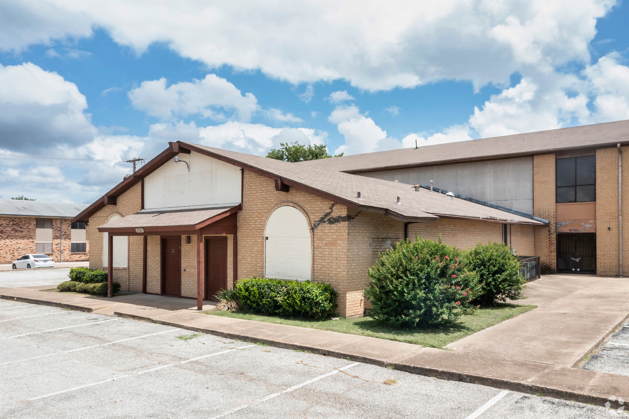 1150 Fuller Dr, Dallas, TX à vendre Photo principale- Image 1 de 26