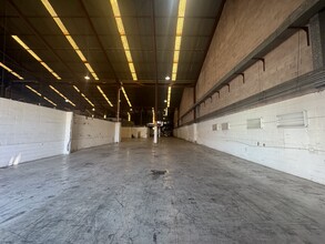 845-855 Moowaa St, Honolulu, HI for lease Interior Photo- Image 1 of 2