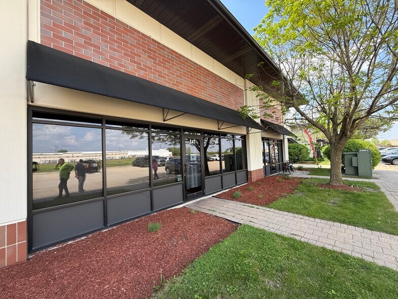 13717 S Route 30, Plainfield, IL à louer - Photo du bâtiment - Image 3 de 7