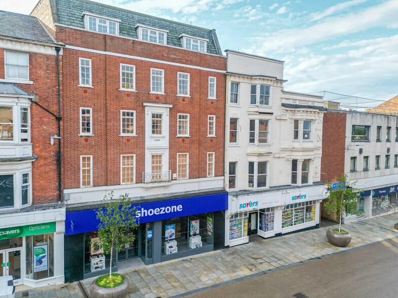 97-98 Westborough, Scarborough à vendre - Photo principale - Image 1 de 1