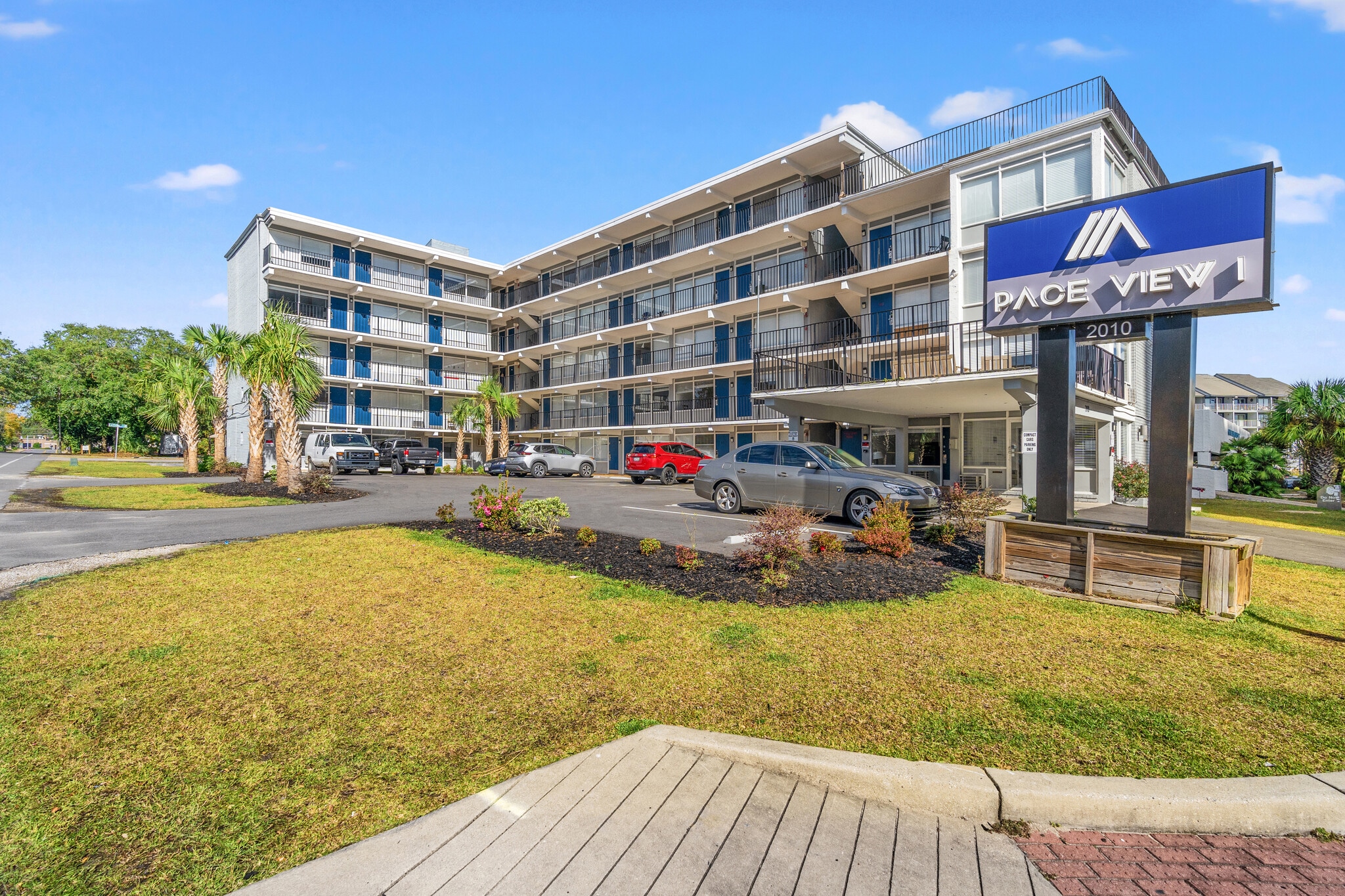 2010 S Ocean Blvd, Myrtle Beach, SC for sale Primary Photo- Image 1 of 19