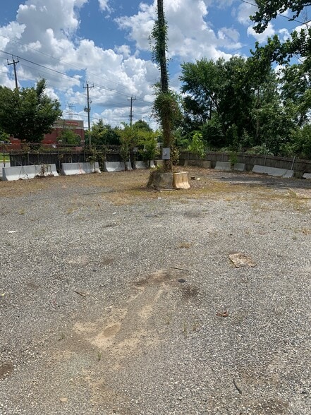 711 Old Ritchie Rd, Capitol Heights, MD for lease - Building Photo - Image 3 of 4