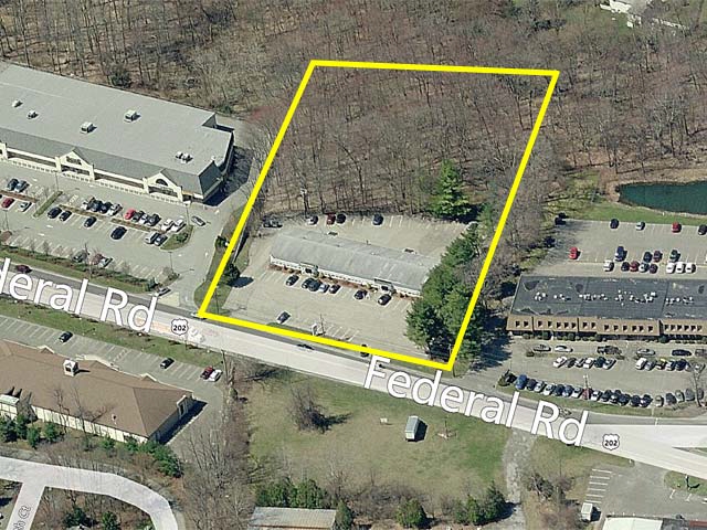 300 Federal Rd, Brookfield, CT for sale - Primary Photo - Image 1 of 1