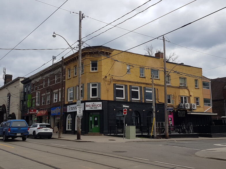 1963 Queen St E, Toronto, ON à vendre - Photo du bâtiment - Image 1 de 1