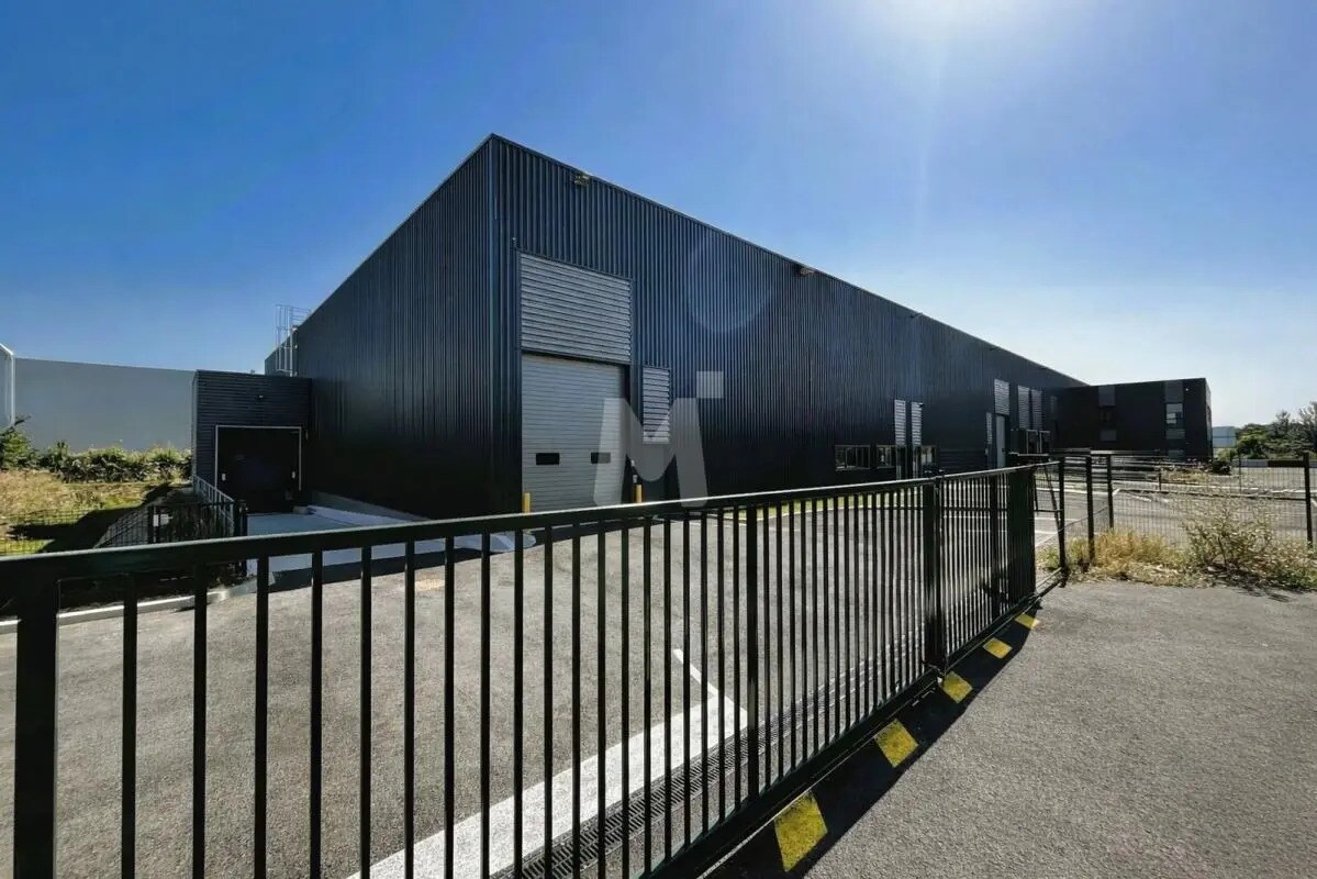 Flex in Lieusaint for lease Building Photo- Image 1 of 10