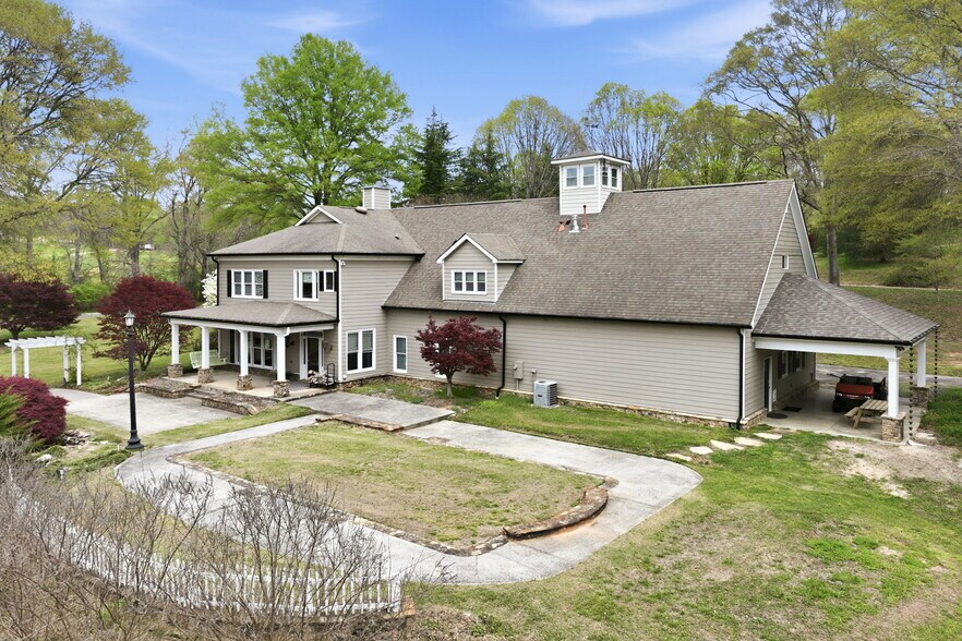 479 Bill Watkins Rd, Hoschton, GA à vendre - Photo du bâtiment - Image 3 de 9