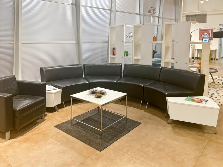 2333 Ponce de Leon Blvd, Coral Gables, FL for lease - Interior Photo - Image 3 of 16