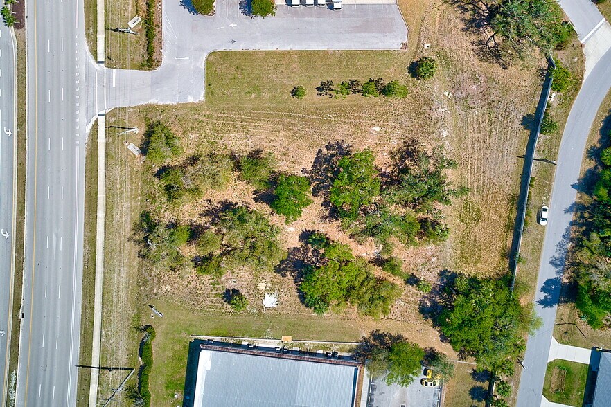 571 Tamiami Trail, Port Charlotte, FL à vendre - Photo du bâtiment - Image 2 de 5