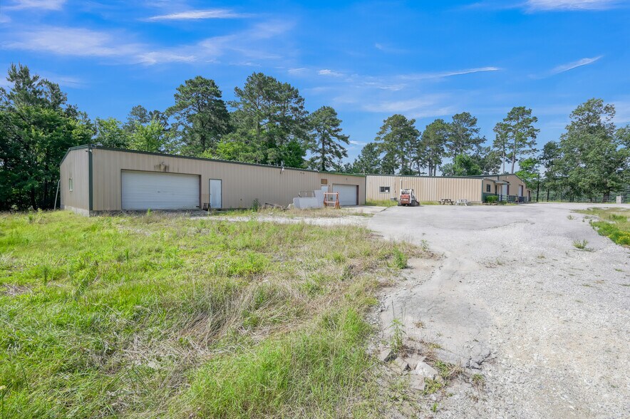 2745 Interstate 45 S, New Waverly, TX à louer - Photo du bâtiment - Image 3 de 21