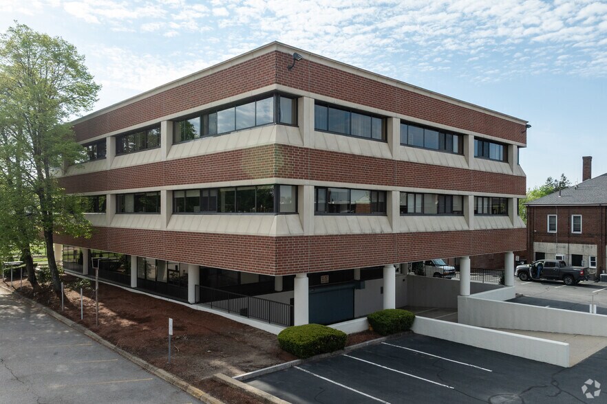 20 Pickering St, Needham, MA à louer - Photo du bâtiment - Image 3 de 4