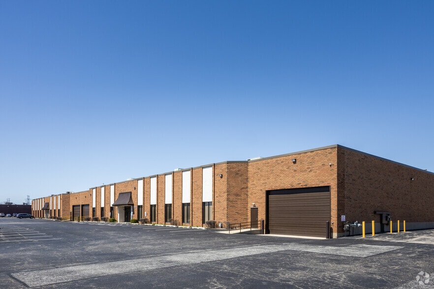 180-230 Messner Dr, Wheeling, IL à louer - Photo du bâtiment - Image 3 de 9