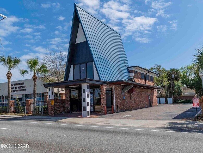 747 W International Speedway Blvd, Daytona Beach, FL for lease - Building Photo - Image 1 of 14