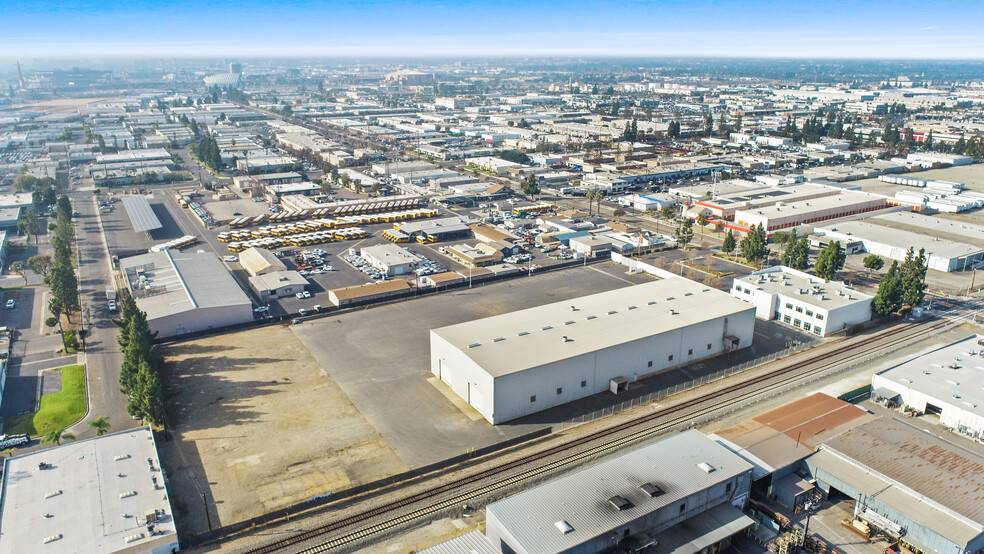 500 W Collins portfolio of 2 properties for sale on LoopNet.ca - Aerial - Image 3 of 7