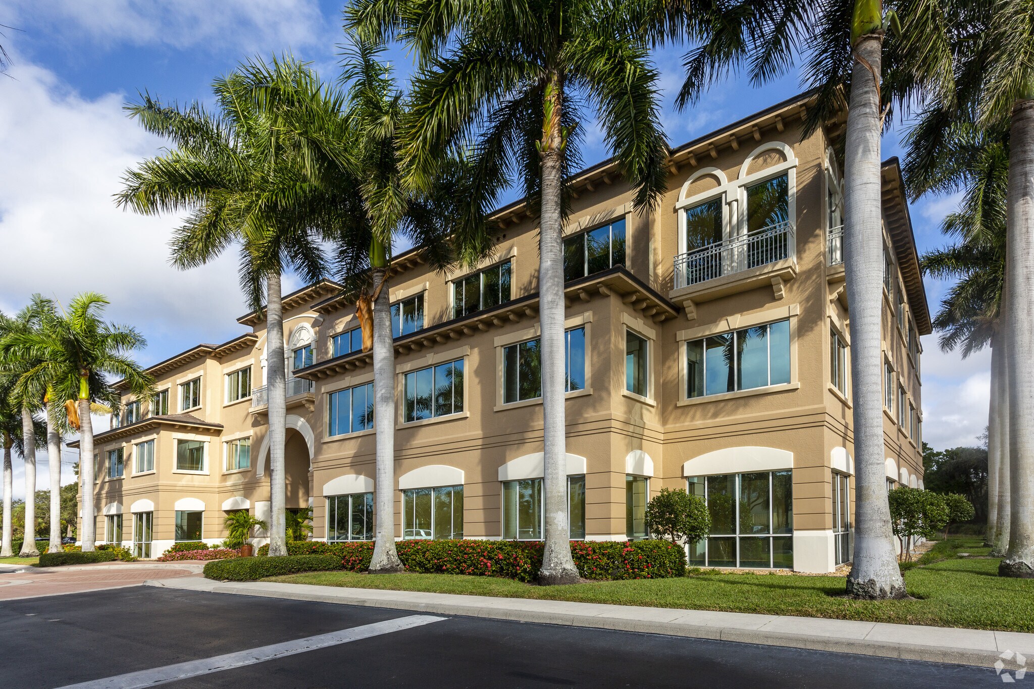 24311 Walden Center Dr, Bonita Springs, FL for sale Primary Photo- Image 1 of 8